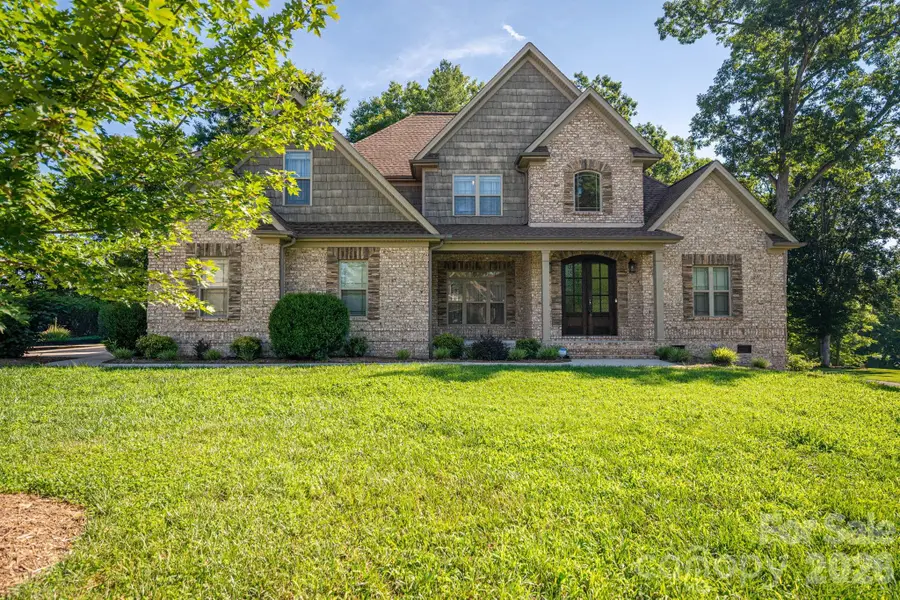 708 Players Ridge Road, Hickory, NC 28601 - #3