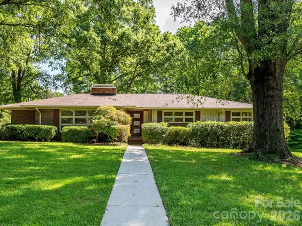 688 Grandview Drive Ne, Concord, NC 28025