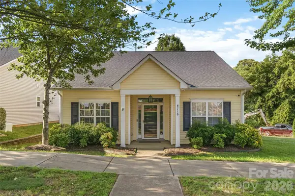 8710 Arrowhead Place Lane, Cornelius, NC 28031