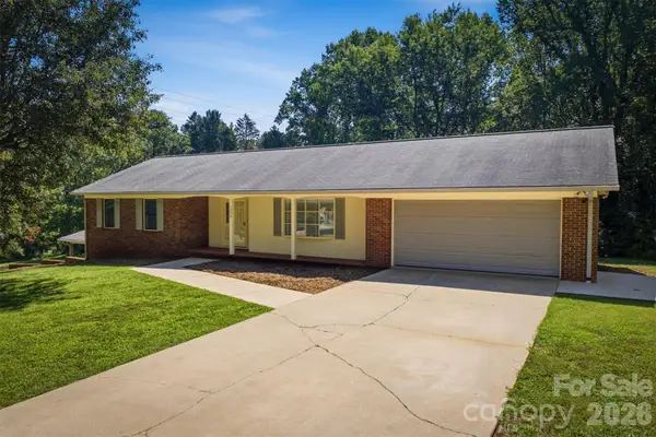 1208 35th Street Place Ne #8, Conover, NC 28613