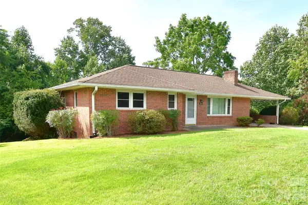 605 S Buena Vista Drive, Hendersonville, NC 28792