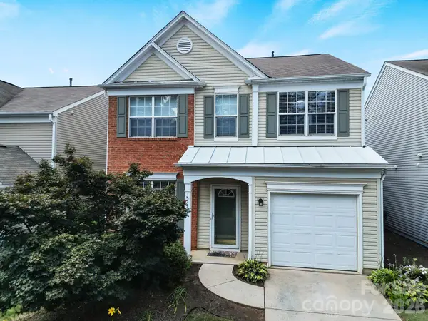 11719 Woodmere Trace Drive, Charlotte, NC 28277