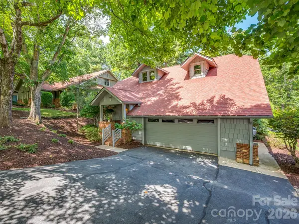 16 Lacoste Drive, Hendersonville, NC 28739