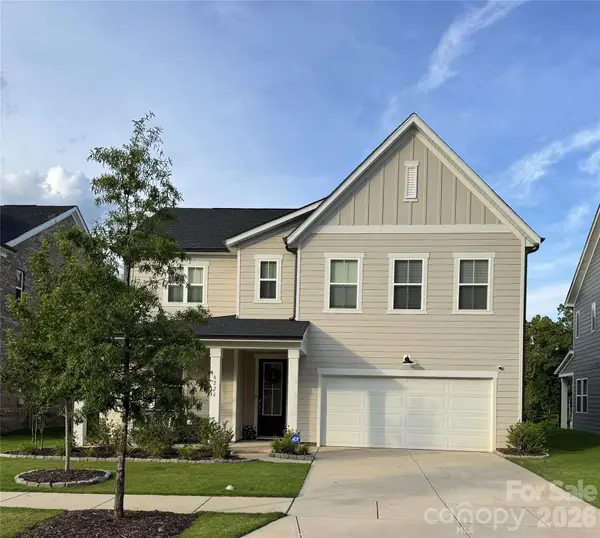 8226 Franklin Trail Street, Charlotte, NC 28227