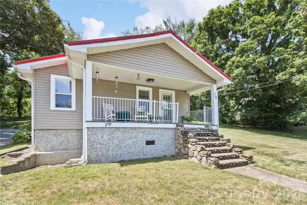 20 Cottage Street, Woodfin, NC 28804