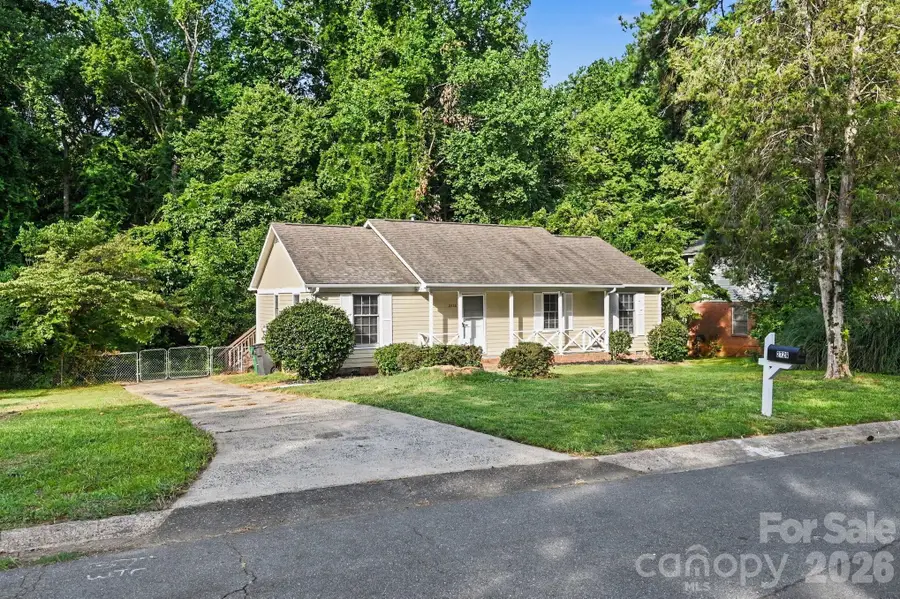 2726 Meadowcliff Drive, Charlotte, NC 28215 - #2