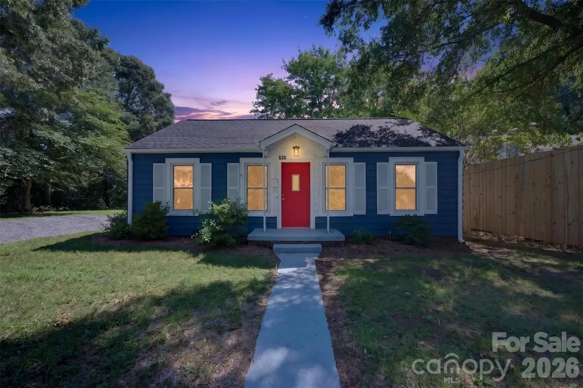 620 10th Street Boulevard Nw, Hickory, NC 28601 - #1