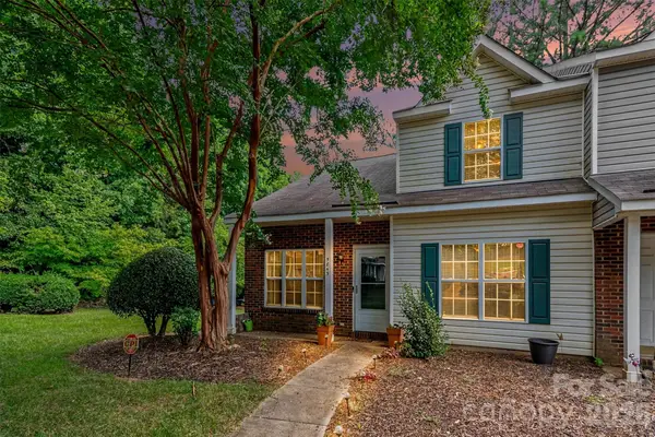 5845 Cougar Lane, Charlotte, NC 28269