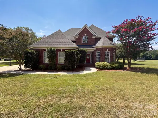 9721 Arlington Oaks Drive, Charlotte, NC 28227