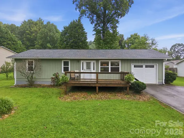 62 Hunters Field Lane, Mills River, NC 28759