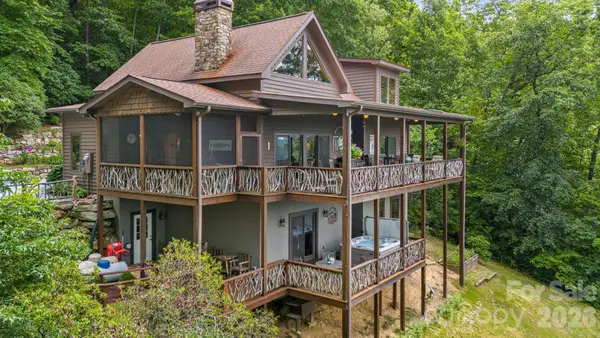 138 Bear Paw Drive, Brevard, NC 28712