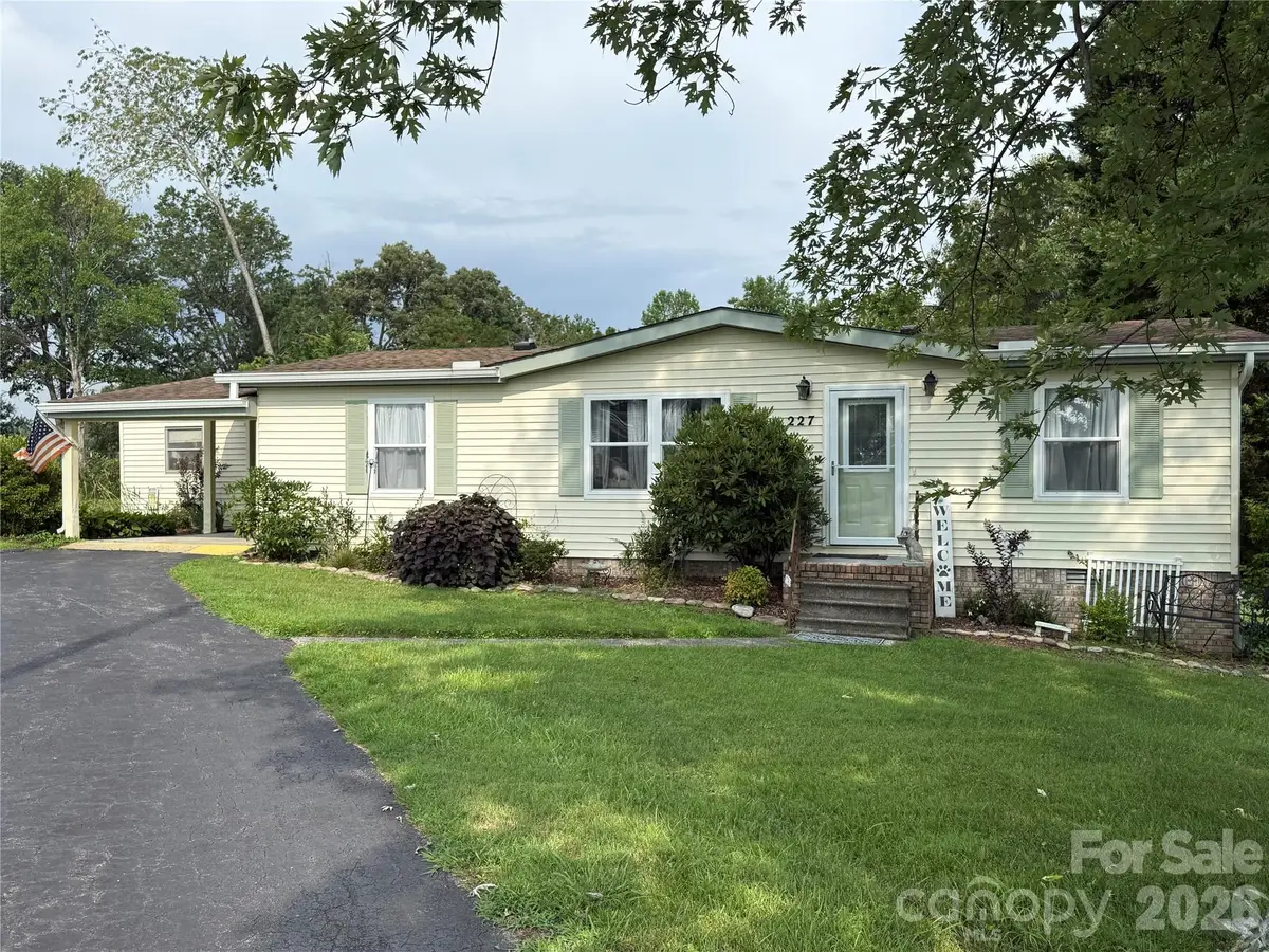 227 Cranbrook Circle, Hendersonville, NC 28792 - #1