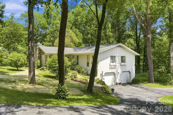 3020 Chestnut Tree Road, Hendersonville, NC 28792