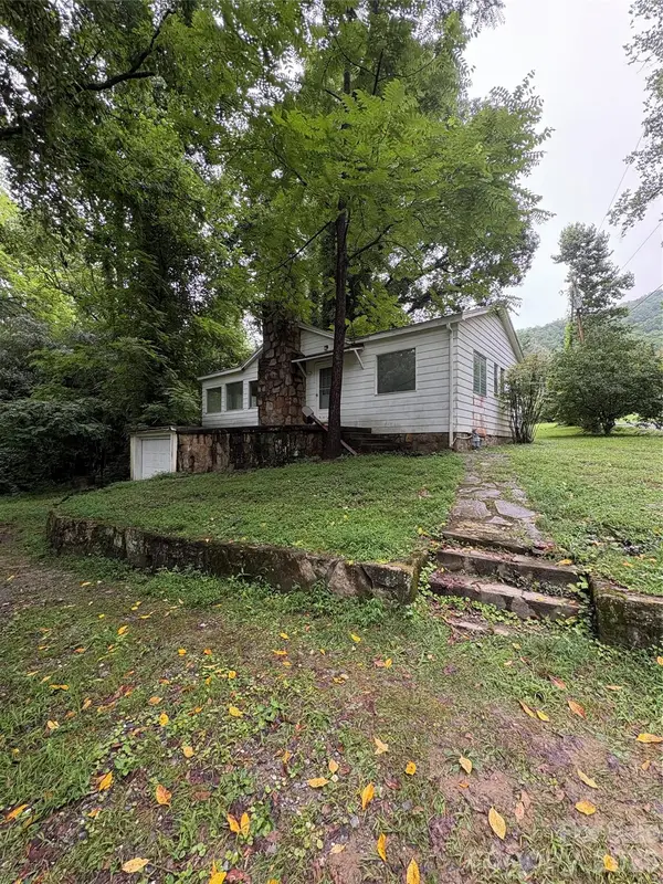 912 Halstead Boulevard, Hendersonville, NC 28791