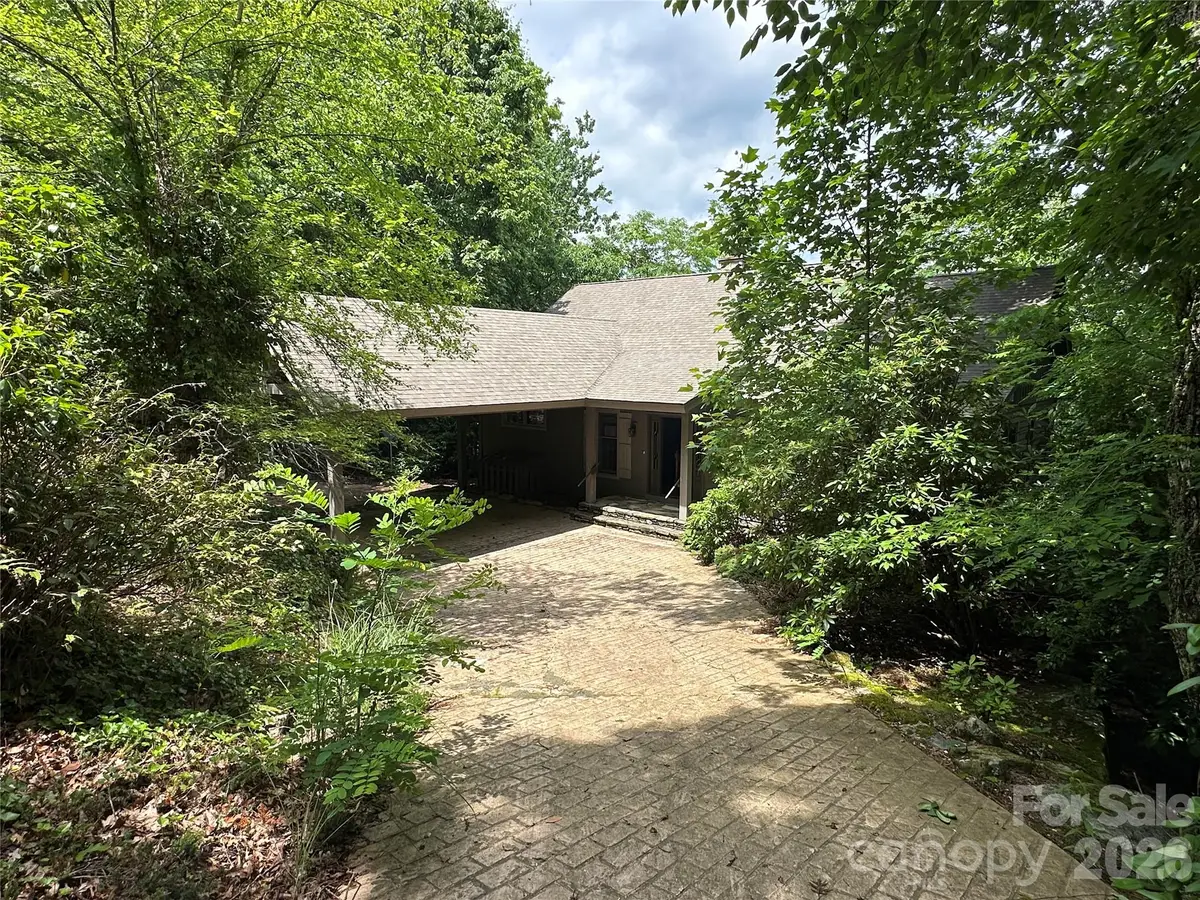 880 W Rochester Drive, Cashiers, NC 28717 - #1