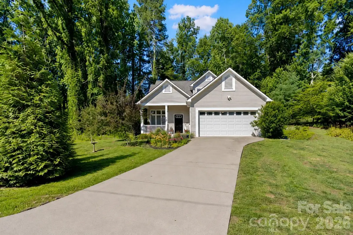 725 W Pine Street, Hendersonville, NC 28739 - #1