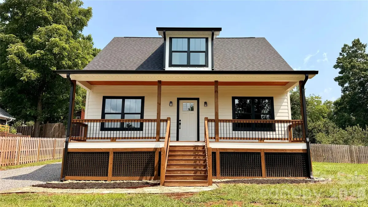8 Lily Crossing Lane, Black Mountain, NC 28711 - #1