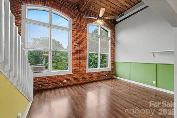 201 S Hoskins Road #316, Charlotte, NC 28208