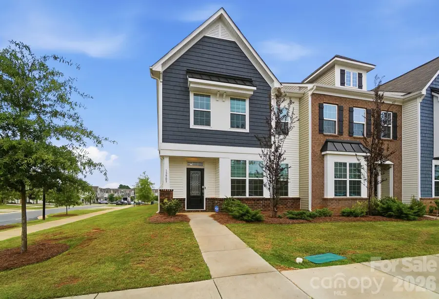13905 Castle Nook Drive, Charlotte, NC 28273 - #2