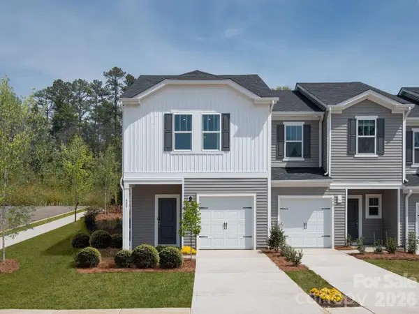 9016 Foggy Brook Loop, Charlotte, NC 28216