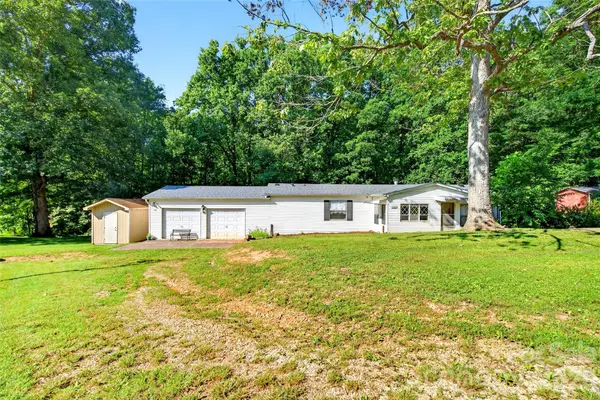 967 Moffitt Hill Road, Old Fort, NC 28761