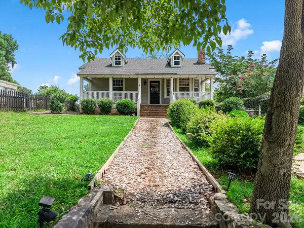 143 Broadway Avenue, Tryon, NC 28782