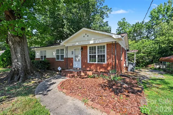 4421 Knollcrest Drive, Charlotte, NC 28208