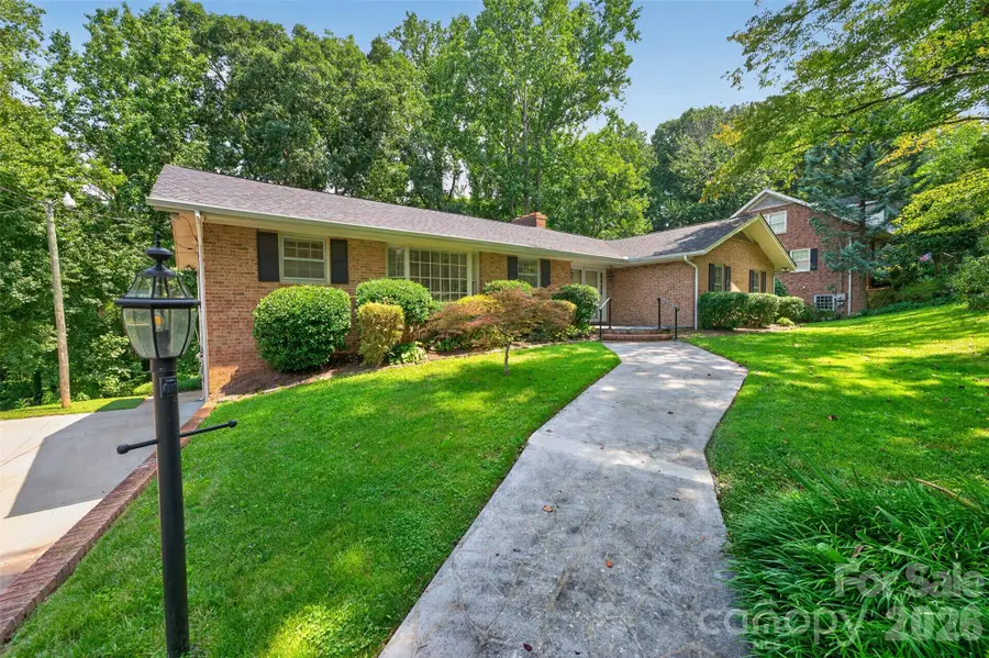 530 25th Avenue Nw, Hickory, NC 28601 - #2