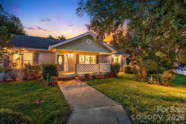 6 Arrowhead Lane, Weaverville, NC 28787