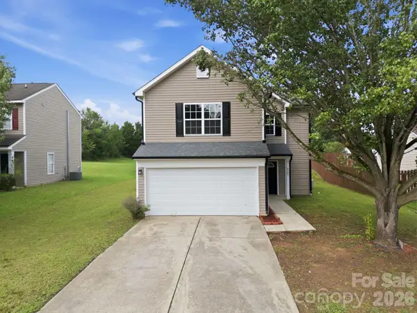 8207 Belmont Stables Drive, Charlotte, NC 28216