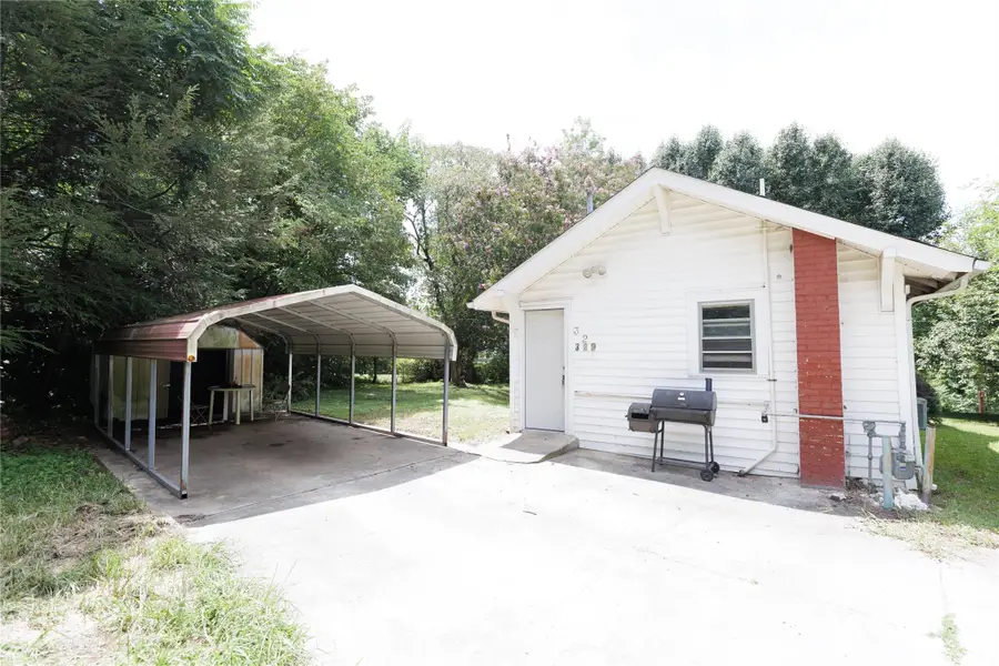 329 Finley Avenue Nw, Lenoir, NC 28645 - #2