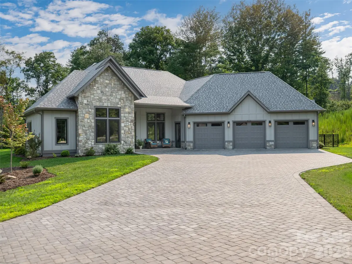 422 Ascension Valley, Horse Shoe, NC 28742 - #1