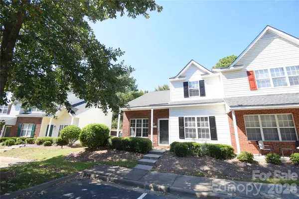 1814 Birch Heights Court, Charlotte, NC 28213