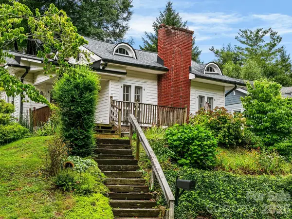 27 Warwick Road, Asheville, NC 28803