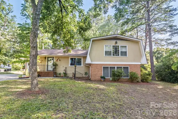 1659 Maple Avenue, Albemarle, NC 28001