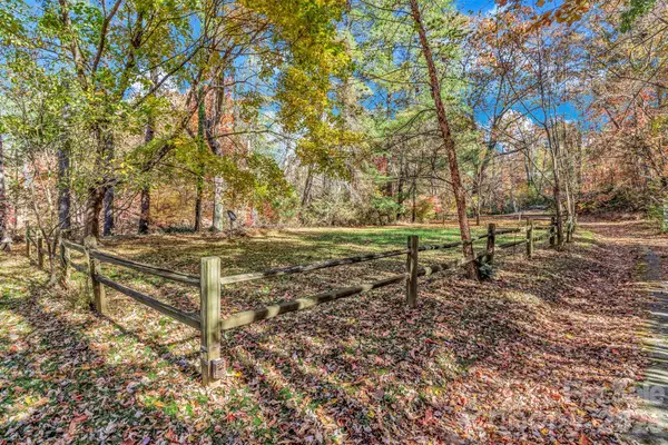 99999 Leisure Mountain Road, Asheville, NC 28804