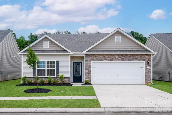 8122 Cravat Court, Charlotte, NC 28215