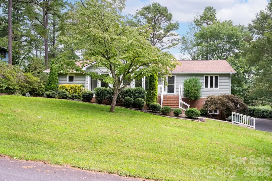 23 S Oaks Circle, Asheville, NC 28806 - #2