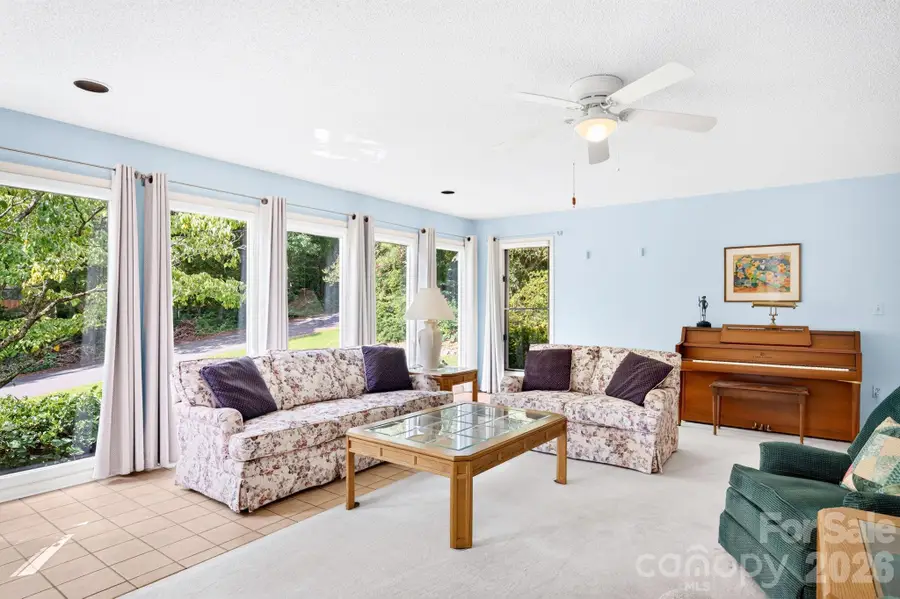 23 S Oaks Circle, Asheville, NC 28806 - #3
