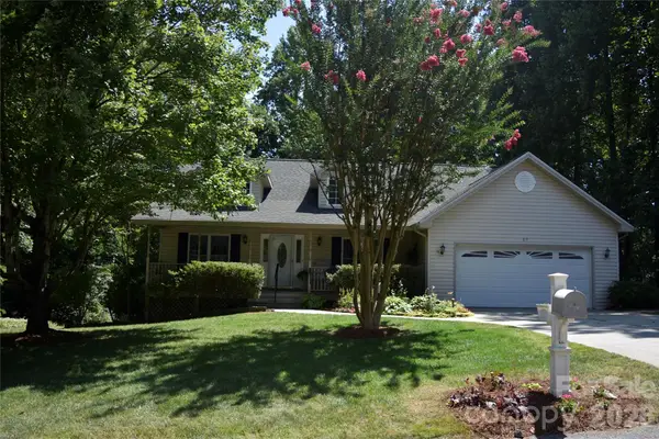 69 Red Cedar Drive, Hendersonville, NC 28792