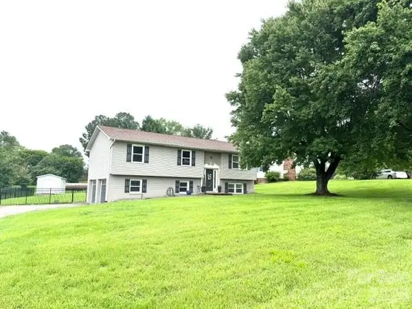 1772 Woodridge Circle, Hickory, NC 28602