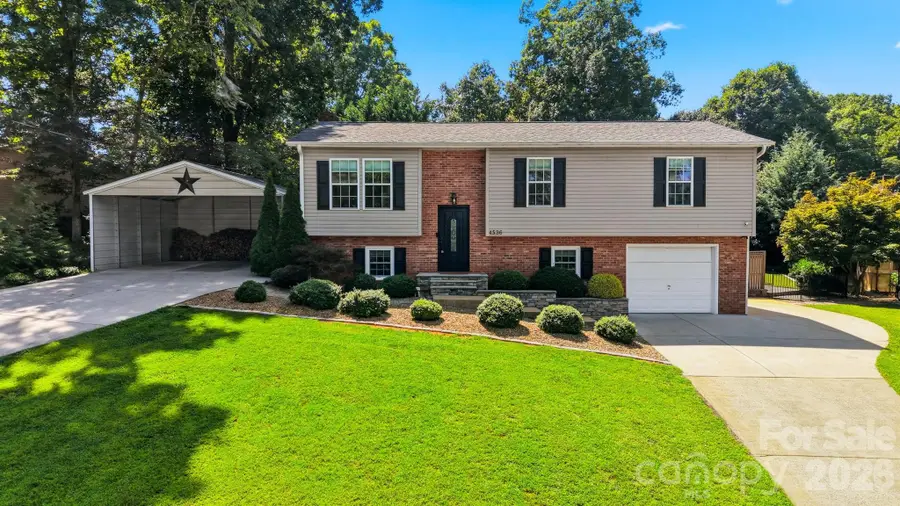 4536 Kings Circle, Hickory, NC 28602 - #3