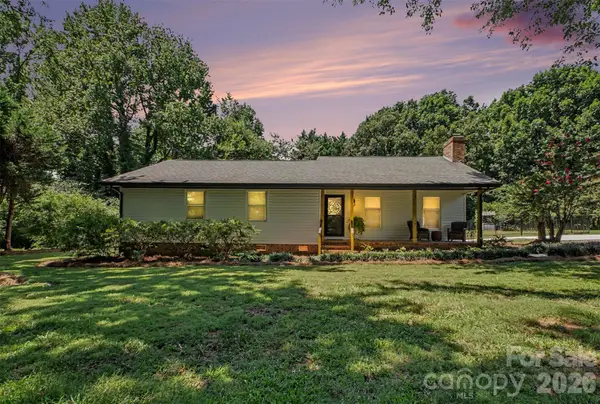 8319 Vagabond Road, Charlotte, NC 28227