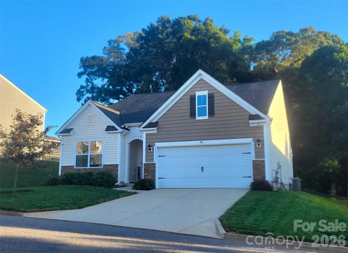 3938 Village Boulevard Nw, Conover, NC 28613 - #1