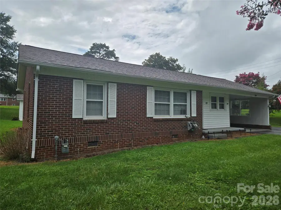 1326 26th Street Sw, Hickory, NC 28602 - #3
