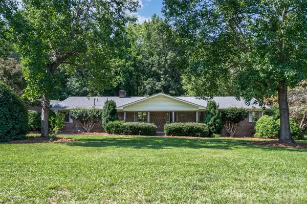 3959 Holly Springs Drive, Newton, NC 28658