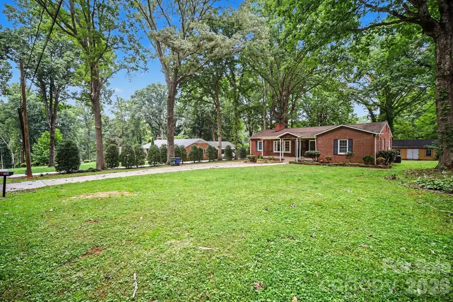704 1st Avenue Place Ne, Conover, NC 28613 - #2