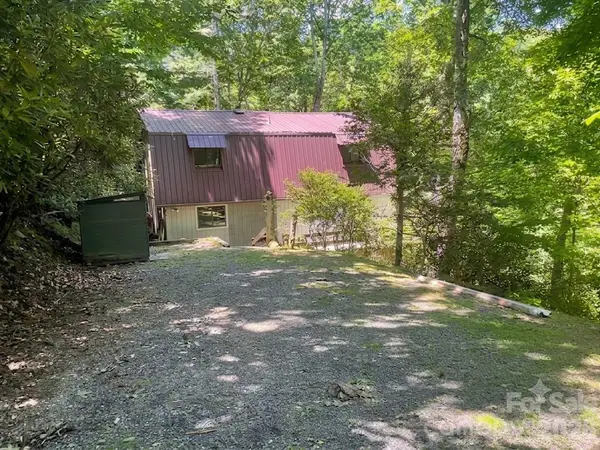 903 Winter Star Loop, Burnsville, NC 28714