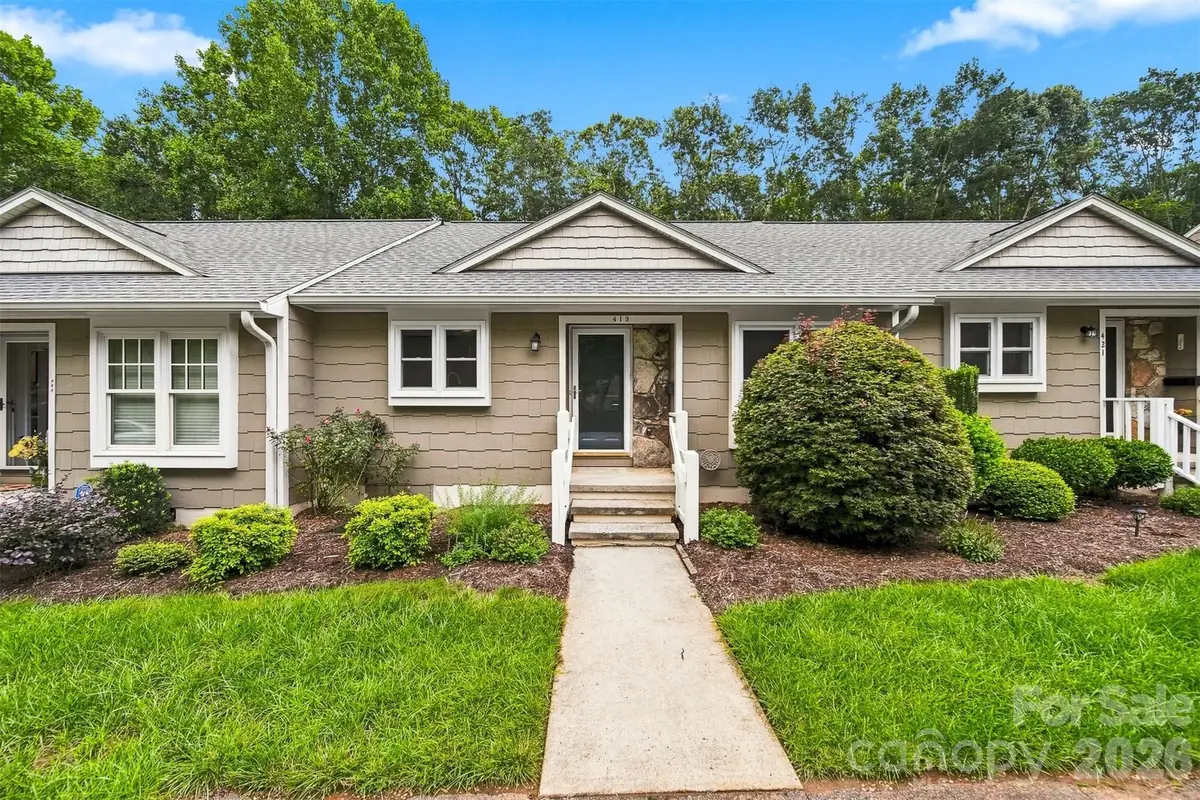 419 19th Avenue Court Ne, Hickory, NC 28601 - #1