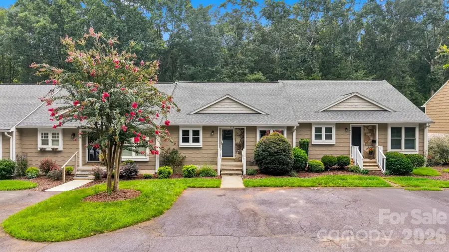 419 19th Avenue Court Ne, Hickory, NC 28601 - #2